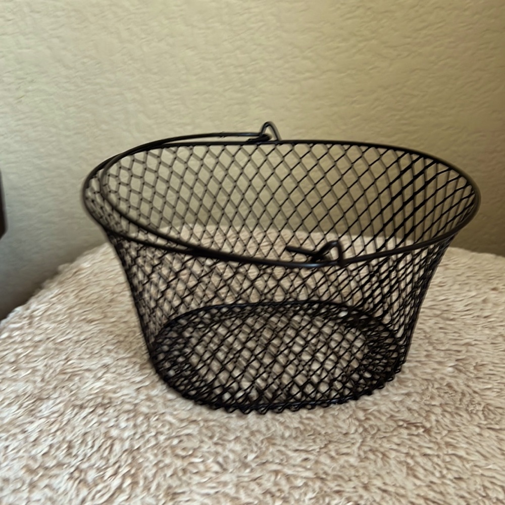 2 black wire baskets with handle